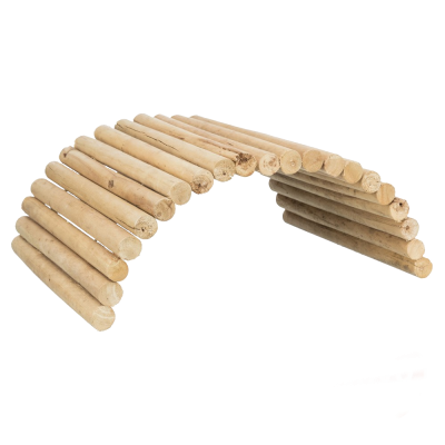 Ponte de varas de madeira para pequenos animais em forma de arco