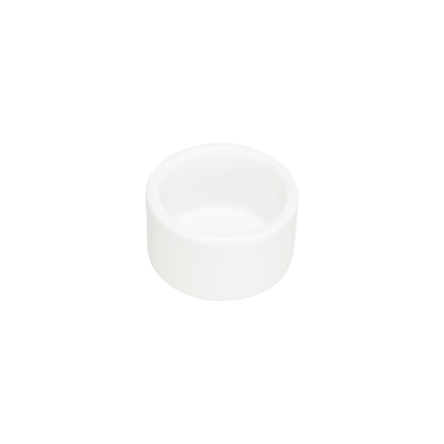 Recipiente cilíndrico pequeno branco em fundo branco