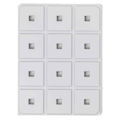 Painel branco com 12 interruptores quadrados