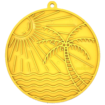 Medalha dourada com relevo de sol, palmeira e ondas do mar
