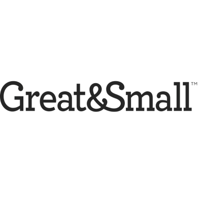 Logotipo com texto Great&Small™ em preto sobre fundo branco