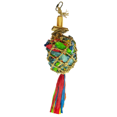 Brinquedo colorido para pássaros feito de pedaços de madeira e corda com franjas coloridas