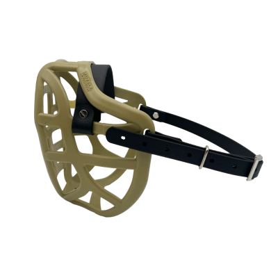 Focinho de cão bege com correia preta ajustável