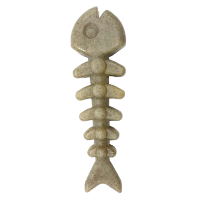 Objeto forma espinha de peixe bege com manchas escuras e textura lisa