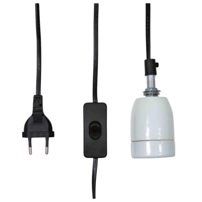 Cabo com ficha elétrica preta, interruptor e suporte de lâmpada branco