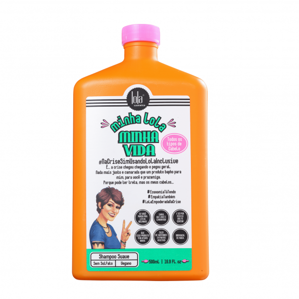 LOLA MINHA LOLA, MINHA VIDA SHAMPOO 500 ML Frasco laranja de shampoo suave com tampa rosa e rótulo com texto e ilustração.