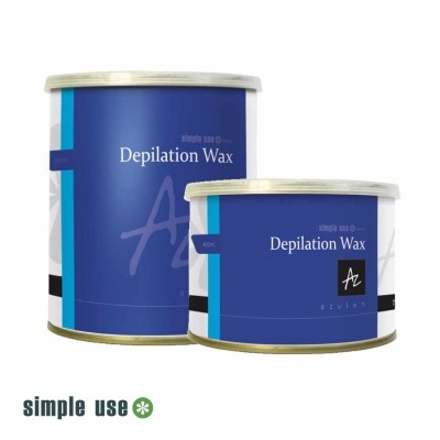 Duas latas de cera para depilação com etiquetas azuis