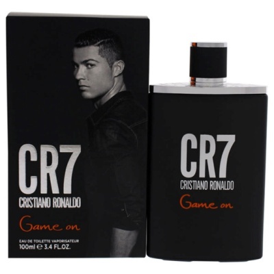 Frasco e caixa de perfume CR7 Cristiano Ronaldo Game on preto fosco com texto branco e laranja
