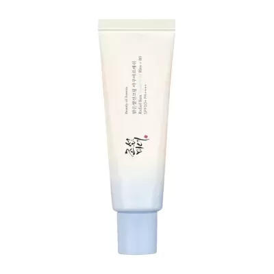 Tubo de creme facial SPF50+ com embalagem branca e tampa azul claro