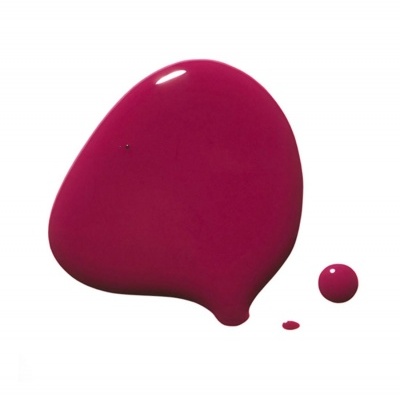 Pingo de verniz rosa forte em fundo branco