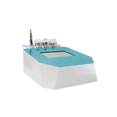 Aparelho eletrónico branco com topo azul e ecrã, com acessórios no topo e dispositivo cilíndrico conectado