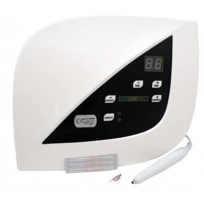 Dispositivo electrónico branco e preto com visor digital e botões de controle.