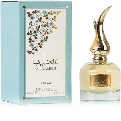 Perfume Andaleeb da Asdaaf com embalagem azul clara e frasco de vidro com tampa dourada