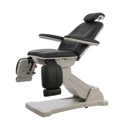 Cadeira clínica preta e cinzenta com apoios ajustáveis