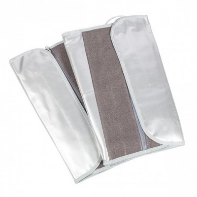 Bolsa organizadora branca com fecho de correr e detalhes cinzentos, aberta com três compartimentos