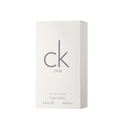 Embalagem branca de perfume Calvin Klein com texto cinza ck one