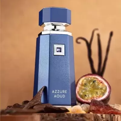 Frasco de perfume azul metálico com tampa hexagonal