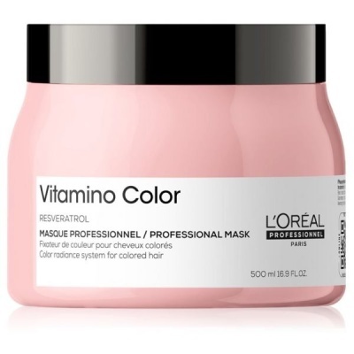 Frasco rosa com tampa preta de máscara capilar Vitamino Color da L'Oréal