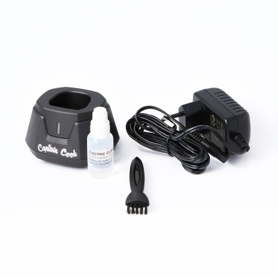 Conjunto de carregador para máquina de cortar cabelo com acessórios em fundo branco