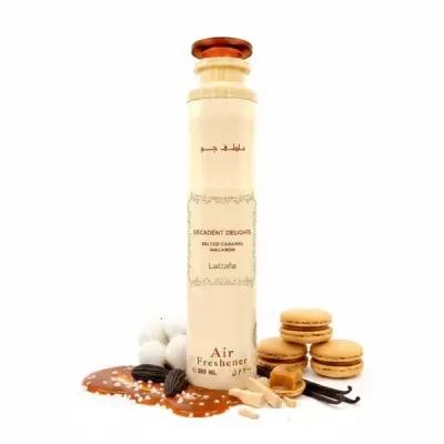 Frasco creme de desodorizador e macarons castanhos com caramelo e baunilha