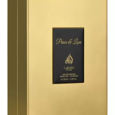 Embalagem dourada com rótulo preto e texto dourado para perfume Peace & Love Lattaf Pride
