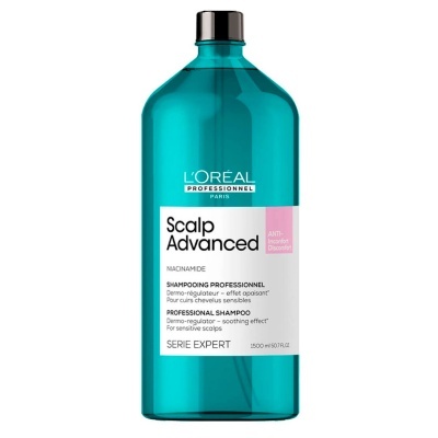Frasco azul-turquesa de champô L'Oréal Scalp Advanced