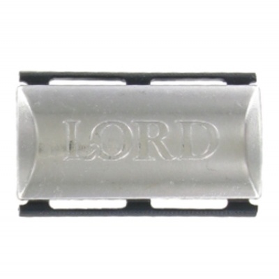 Conector metálico prateado com gravação LORD, em base preta