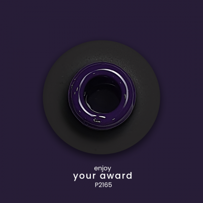 Anel roxo brilhante em suporte preto com texto 'enjoy your award P2165'