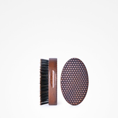 Escova de barba oval de madeira com cerdas pretas
