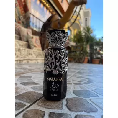 Frasco preto de vidro para perfume MARABIKA DIWANI CAIRO com ornamentos prateados