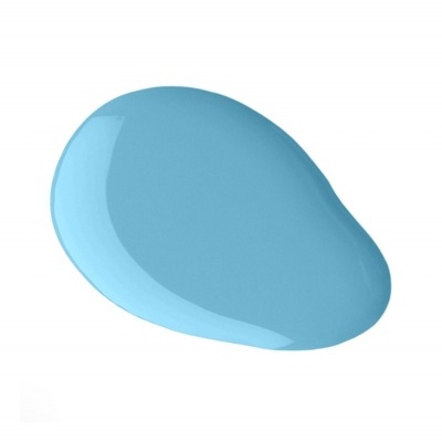 Mancha de tinta azul claro sobre fundo branco