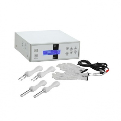 Aparelho tecnológico com ecrã e acessórios incluindo luva e sondas