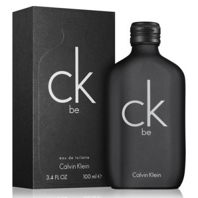 Frasco preto mate de perfume Calvin Klein ck be ao lado da caixa preta com texto branco.