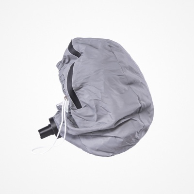 Bolsa de armazenamento cinzenta com cordão branco e detalhe preto