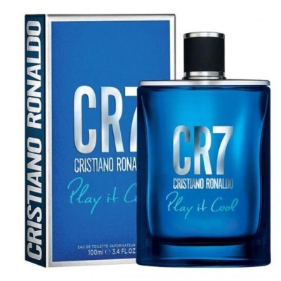 Frasco azul de perfume CR7 Cristiano Ronaldo Play it Cool com embalagem azul