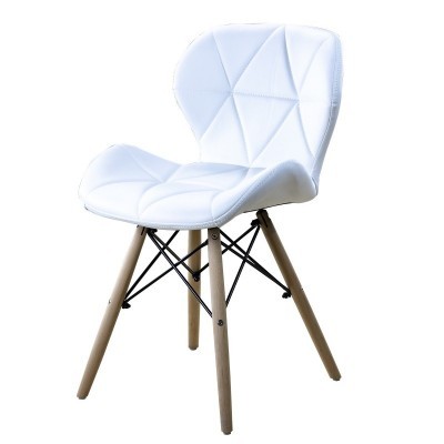 Cadeira branca estofada com pernas de madeira e suporte metálico