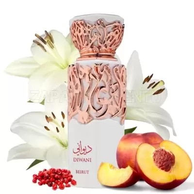 Frasco de perfume branco com detalhes dourados e flores lírio brancas