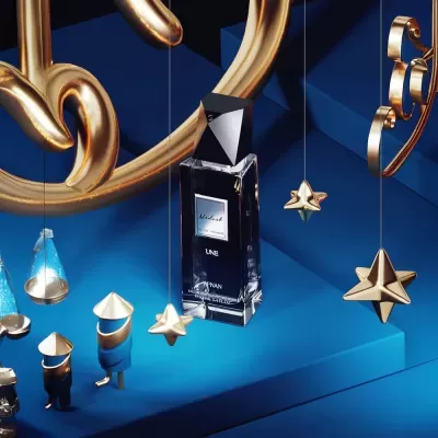 Frasco de perfume Michel LANE num cenário azul com elementos dourados suspensos