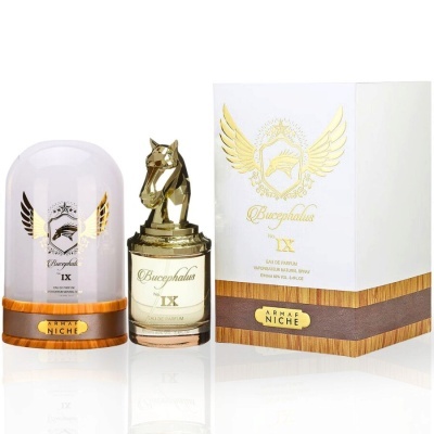 Frasco de perfume Bucephalus No IX com cabeça de cavalo dourada e embalagem branca com dourado