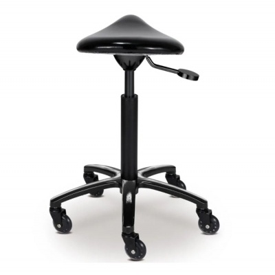 cadeira de escritório preta com assento em sela e rodízios
