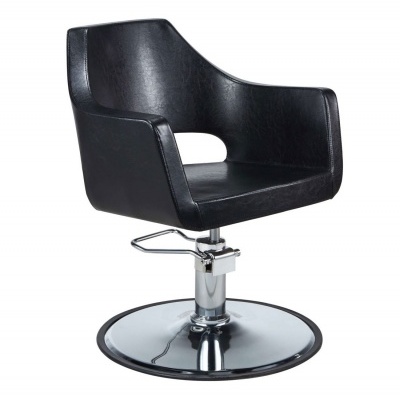 Cadeira de cabeleireiro preta com base cromada