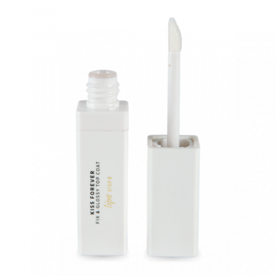 Recipiente branco para brilho labial aberto com aplicador e texto FIX KISS FOREVER