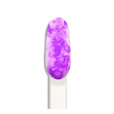 Esfera de unhas roxa com padrão marmoreado sobre fundo branco