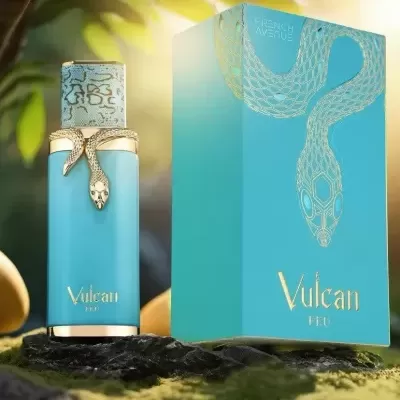 Frasco e caixa de perfume azuis com detalhes dourados e cobra dourada