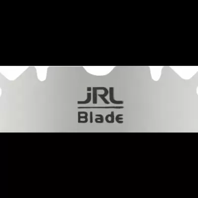 Lâmina metálica com recortes e texto jRL Blade