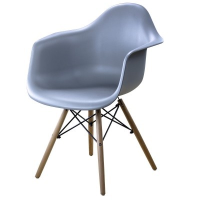 Cadeira cinza com pernas de madeira e estrutura metálica