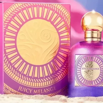 Frasco de perfume Juicy Melange roxo e rosa com embalagem rosa e dourada