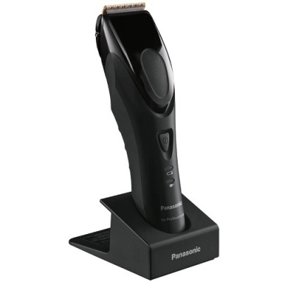 Máquina de cortar cabelo Panasonic preta com base de carregamento