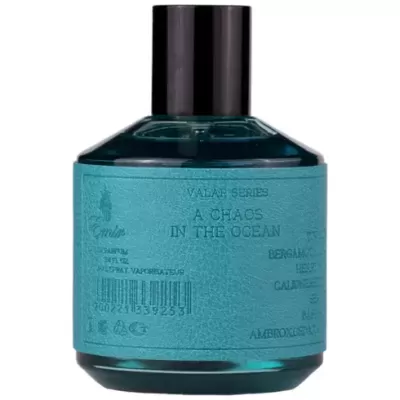 Frasco de perfume azul com rótulo azul texturizado e tampa preta
