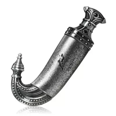 Adaga decorativa metálica cinzenta com punho e bainha ornamentados